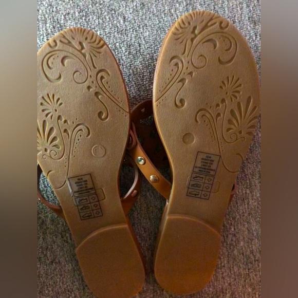 ❌SOLD❌Cognac sandals - Picture 2 of 3